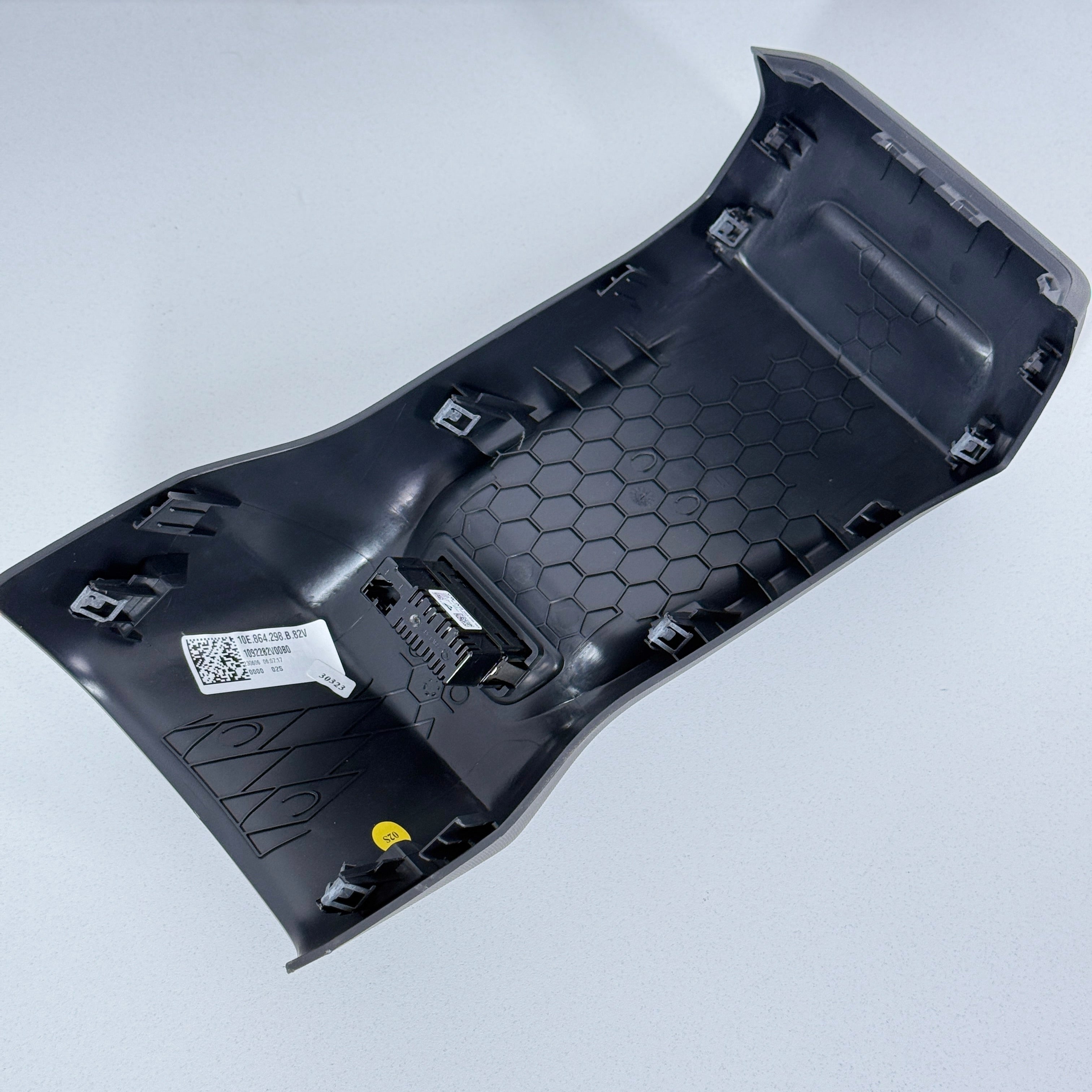 CUPRA BORN 2023 COVER FOR CENTRE CONSOLE 10E864298B