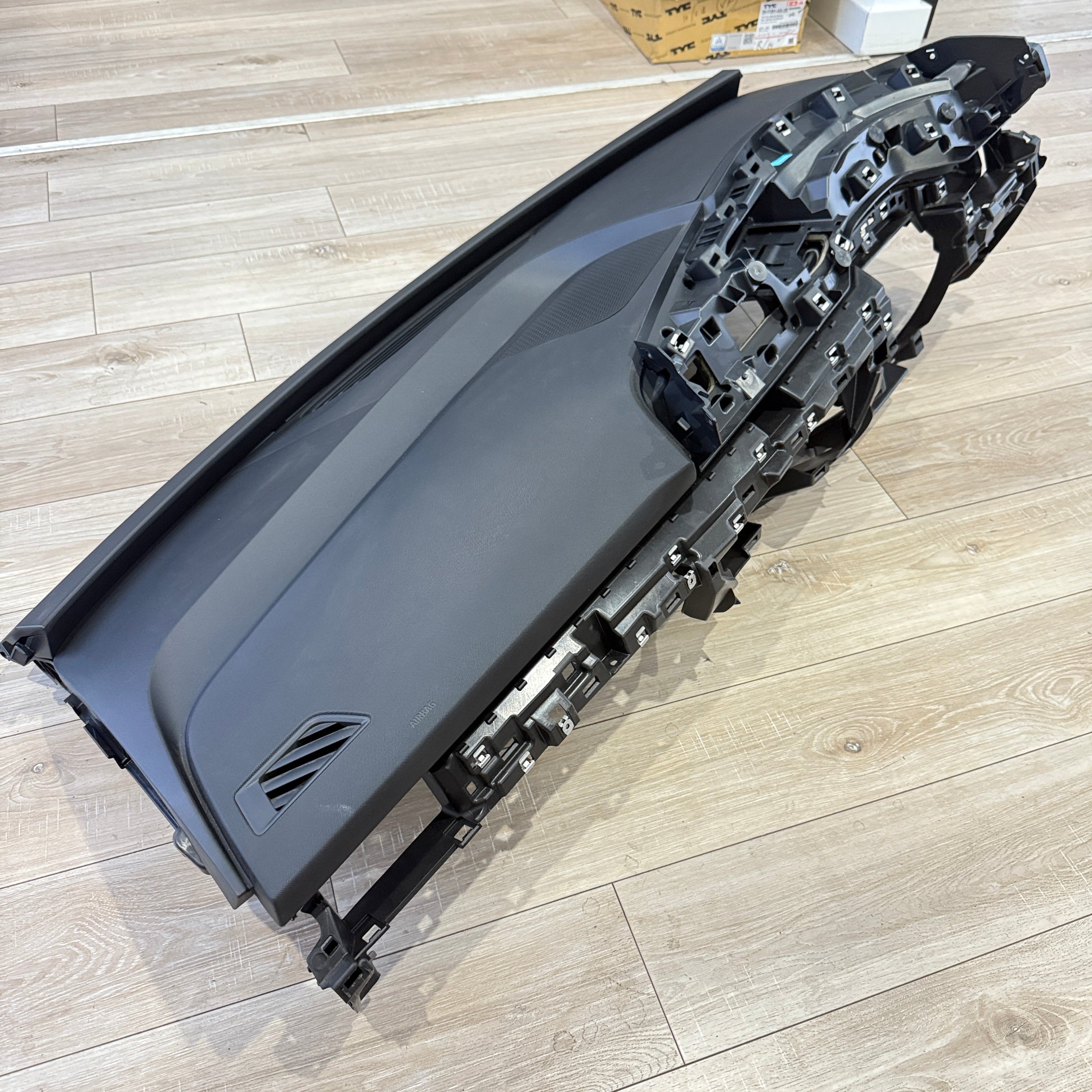 CUPRA BORN 2023 DASHBOARD 10H857003T