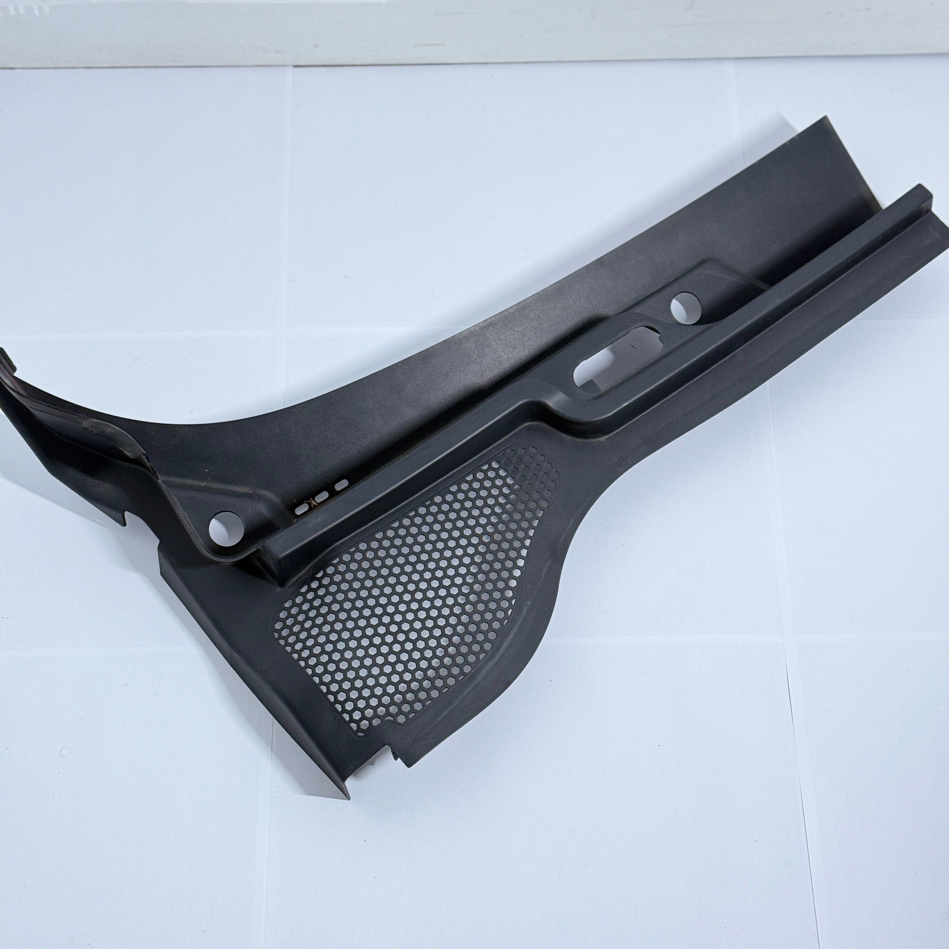 SEAT CUPRA LEON COVER SECTION (RIGHT) 5FB819404A