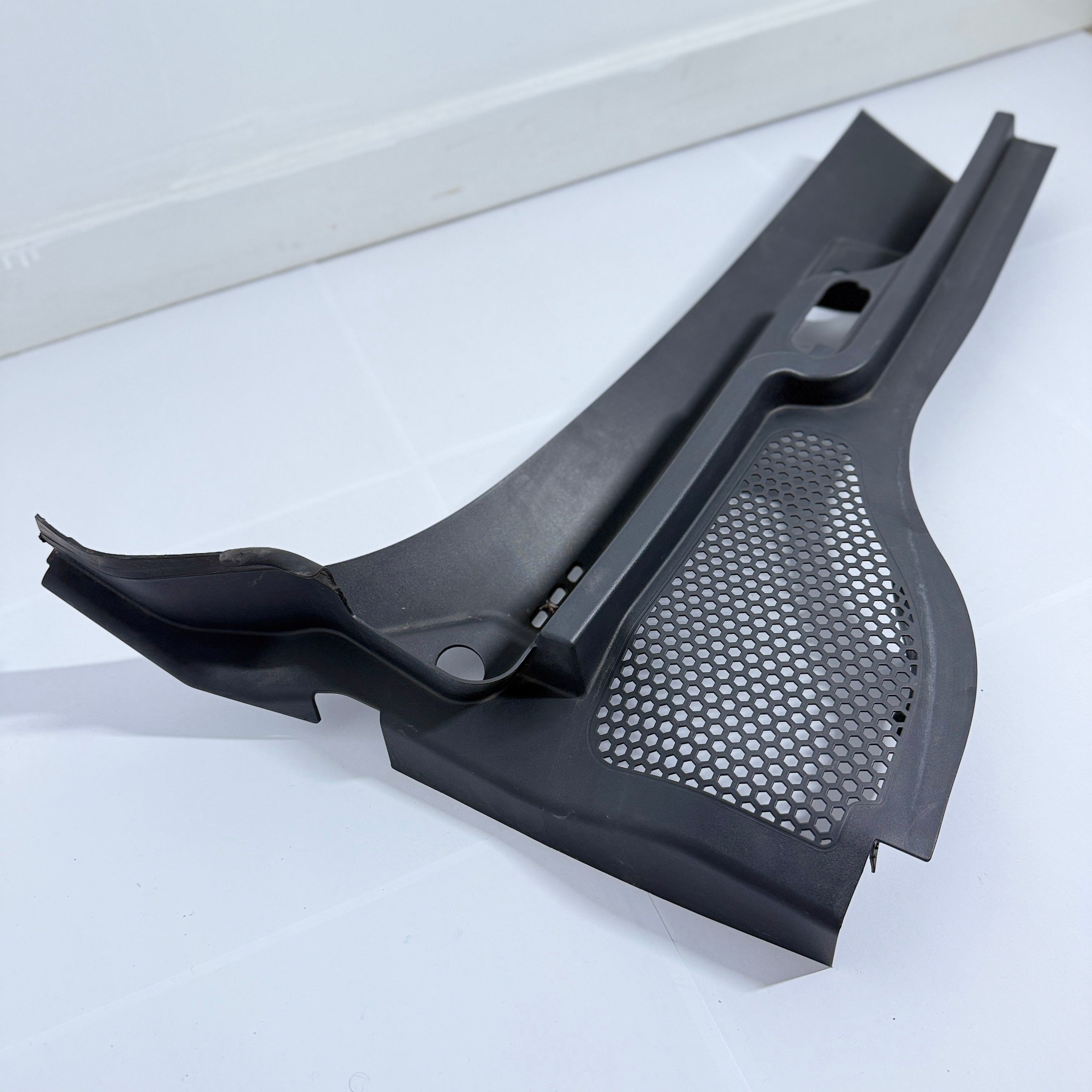 SEAT CUPRA LEON COVER SECTION (RIGHT) 5FB819404A