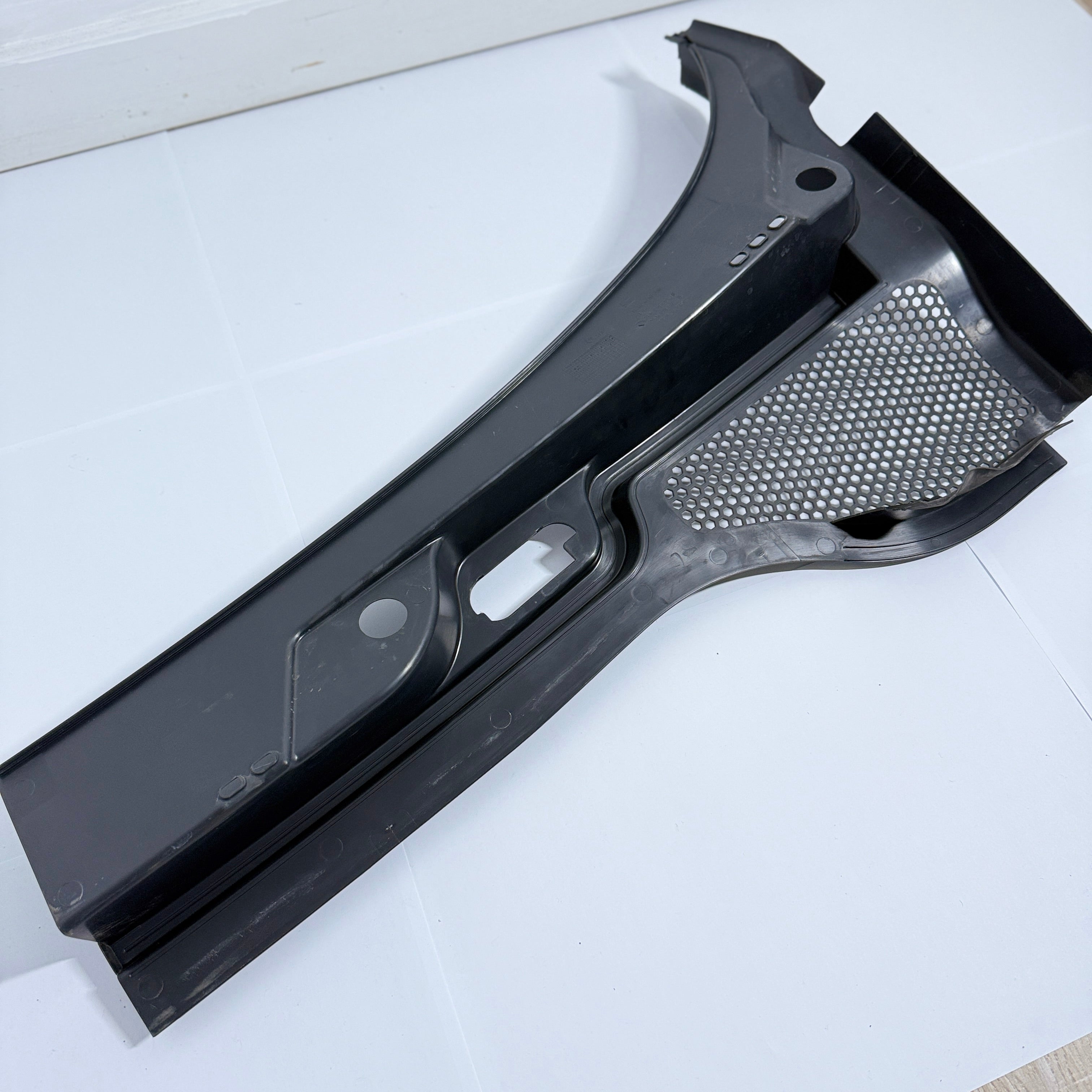 SEAT CUPRA LEON COVER SECTION (RIGHT) 5FB819404A