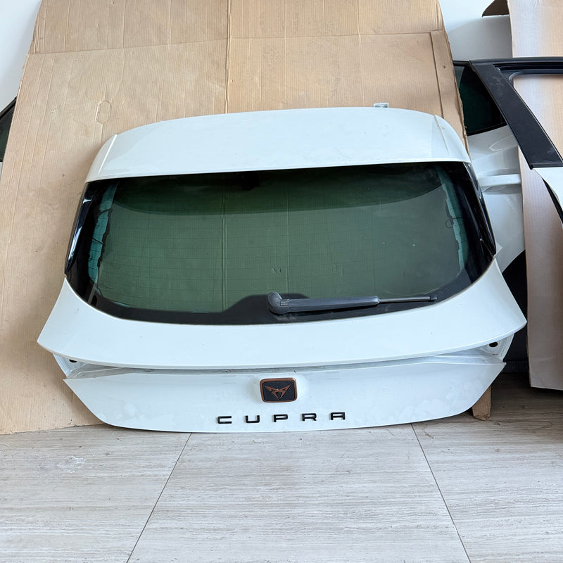 CUPRA LEON 2023 REAR LID WITH GLASS WINDOW 5FA827023