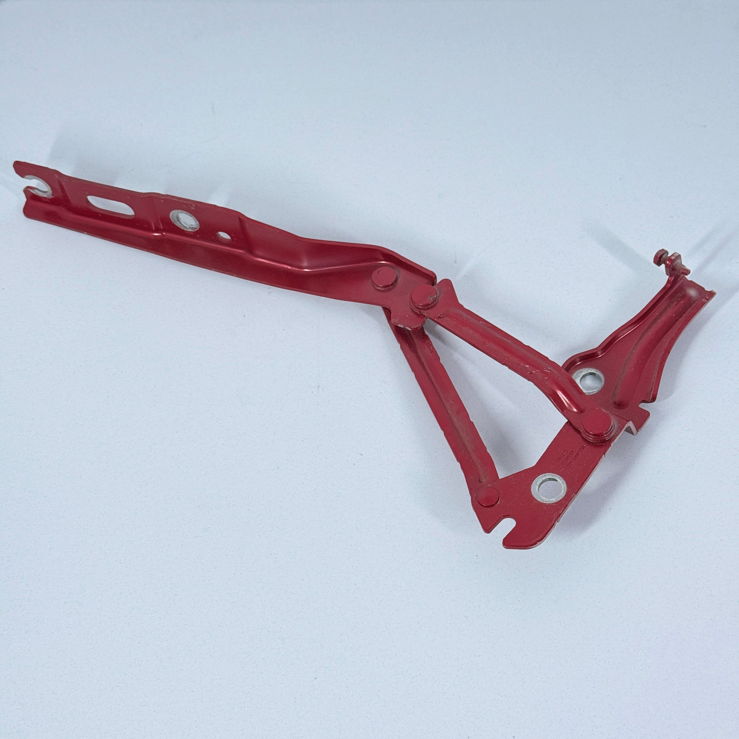 CUPRA BORN 2023 BONNET HINGE PAIR 10A823302A 10A823301A