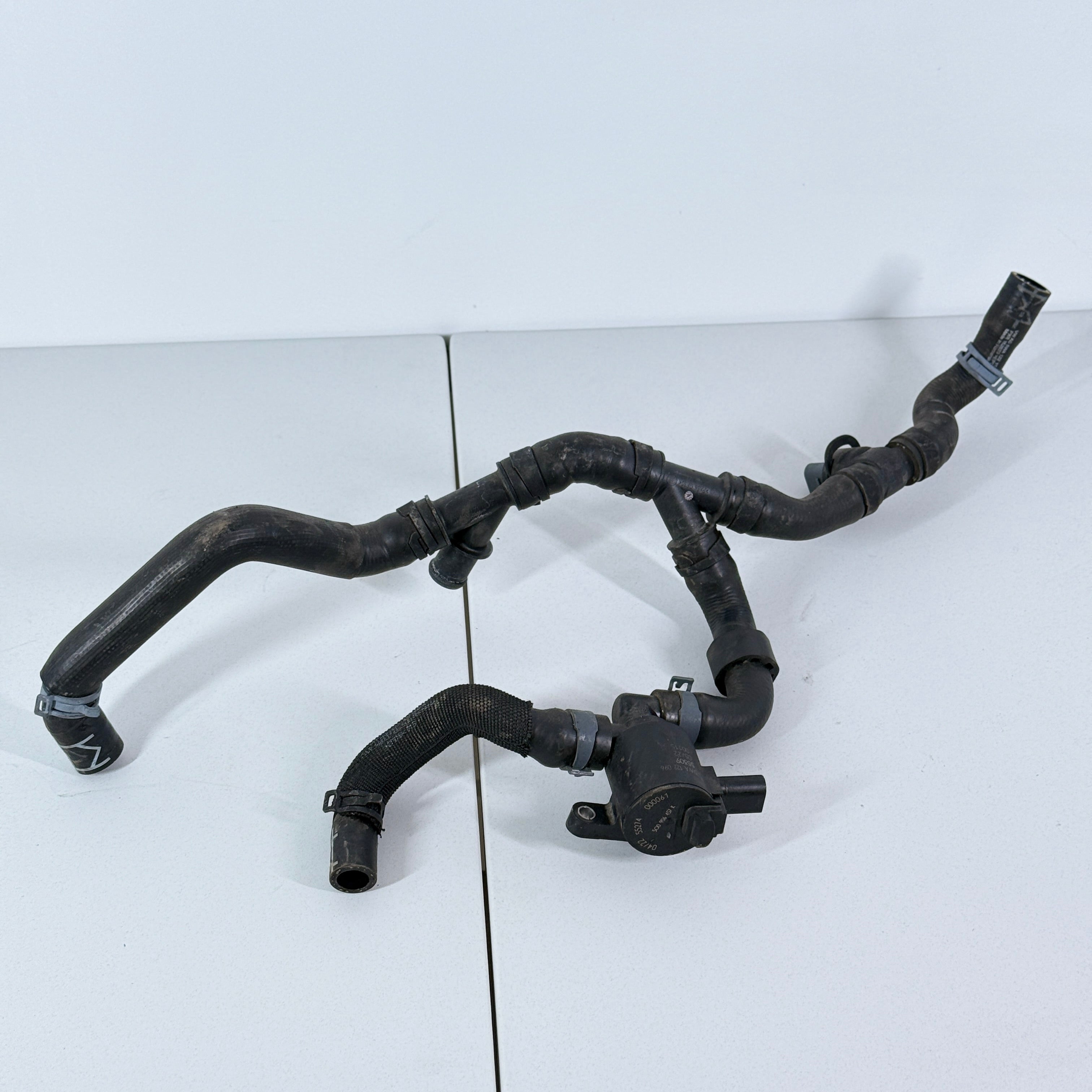 CUPRA LEON CONTROL VALVE WITH COOLANT HOSE 5WA122157AG 5Q0906457K