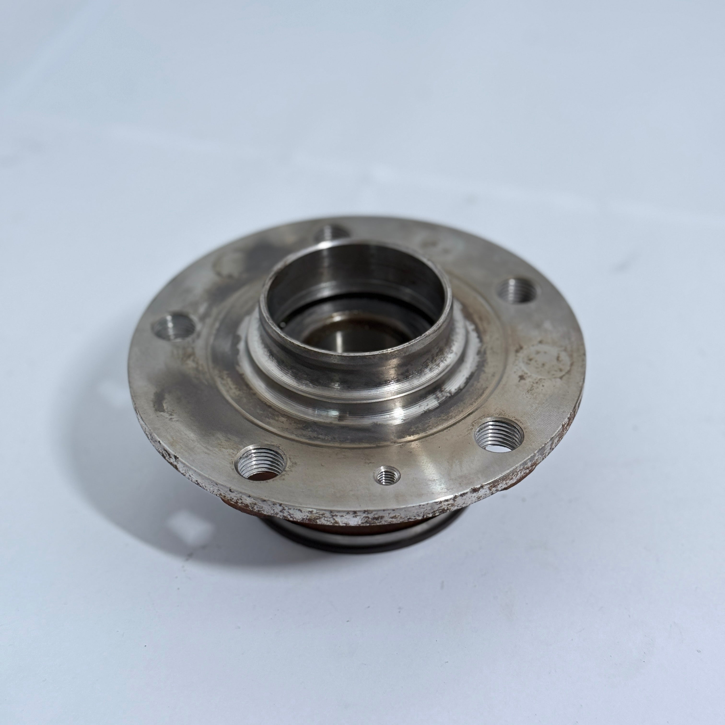 CUPRA LEON 2022 WHEELHUB WITH BEARING (REAR RIGHT) 5WA501611D