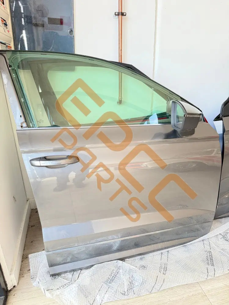 CUPRA ATECA RIGHT FRONT DOOR 575831052E Door