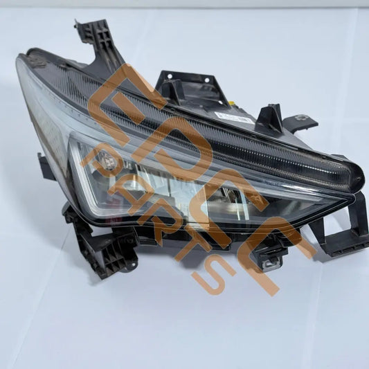 SEAT CUPRA BORN 2023 RIGHT LED HEADLIGHT 10H941774