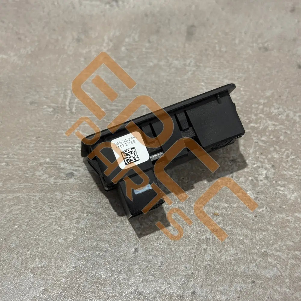 SEAT CUPRA FORMENTOR 2022 PUSH BUTTON FOR ELECTRIC LID LOCK ACTUATOR 3G0959831B